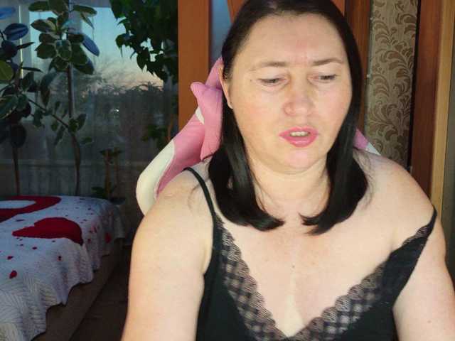 Lola18111 live cam on BongaCams