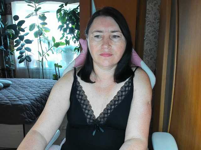 Lola18111 live cam on BongaCams