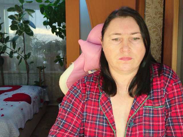 Lola18111 live cam on BongaCams
