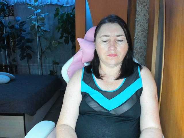 Lola18111 live cam on BongaCams