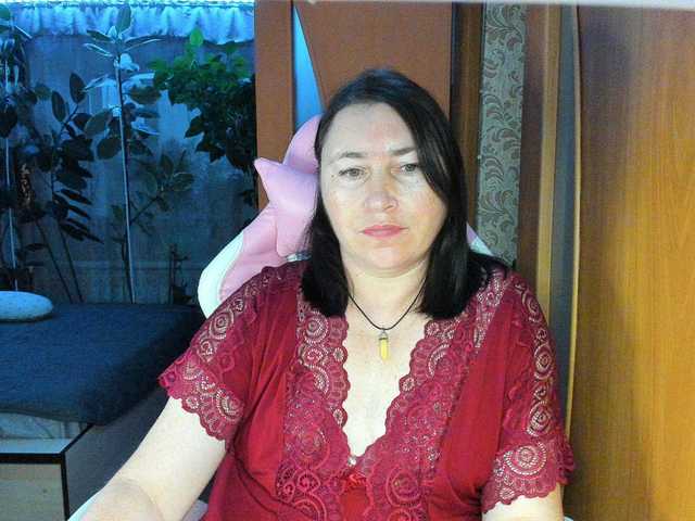 Lola18111 live cam on BongaCams