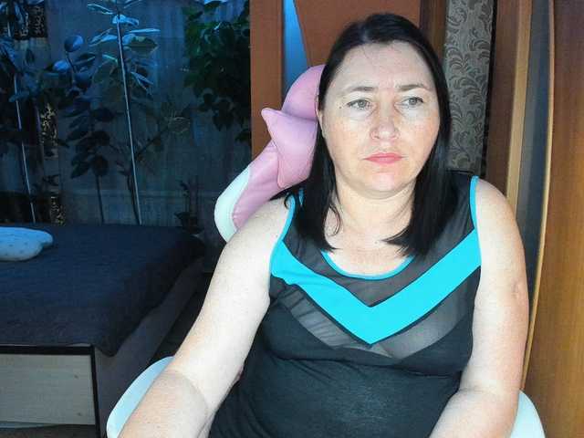 Lola18111 live cam on BongaCams