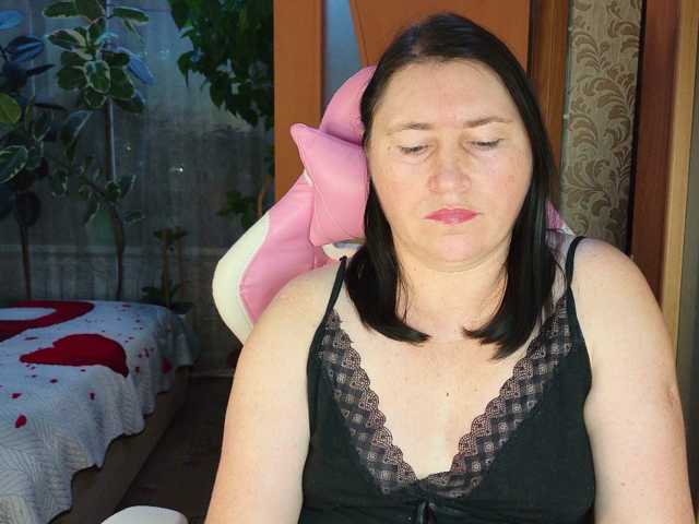 Lola18111 live cam on BongaCams