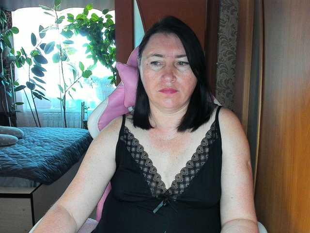 Lola18111 live cam on BongaCams