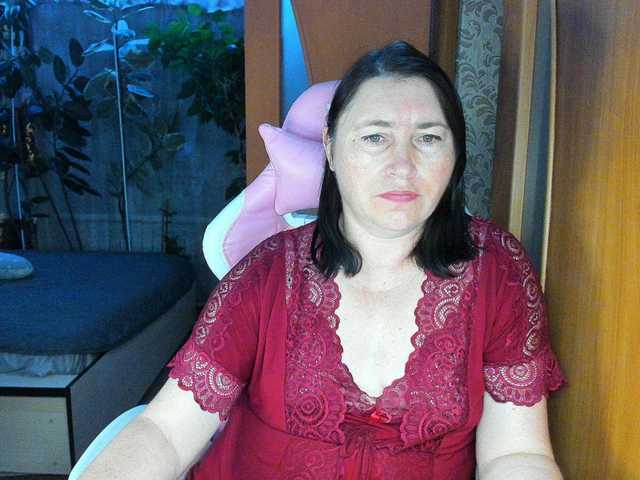 Lola18111 live cam on BongaCams