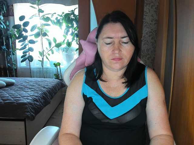 Lola18111 live cam on BongaCams