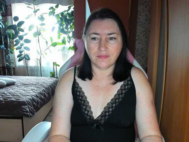 Lola18111 live cam on BongaCams