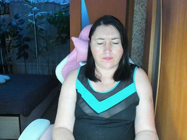 Lola18111 live cam on BongaCams