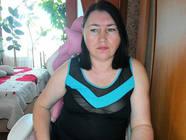 Lola18111 live cam on BongaCams