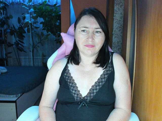 Lola18111 live cam on BongaCams