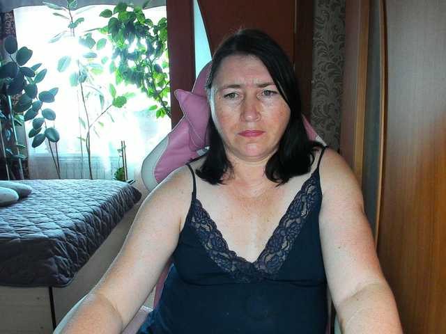 Lola18111 live cam on BongaCams