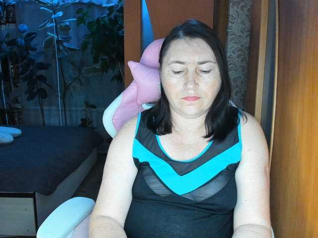 Lola18111 live cam on BongaCams