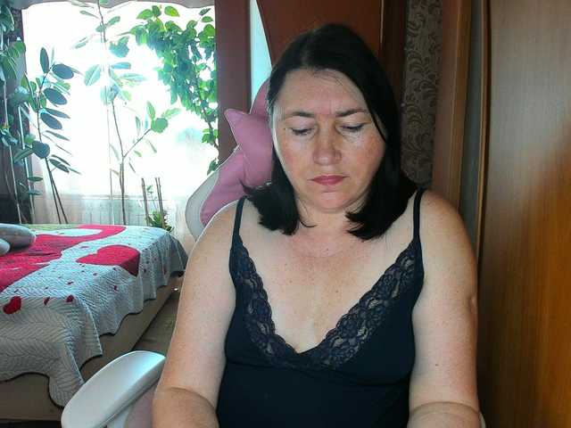 Lola18111 live cam on BongaCams
