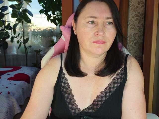 Lola18111 live cam on BongaCams