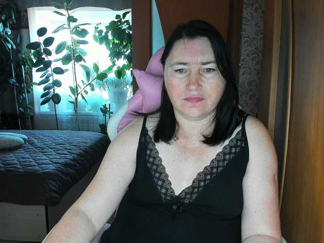 Lola18111 live cam on BongaCams