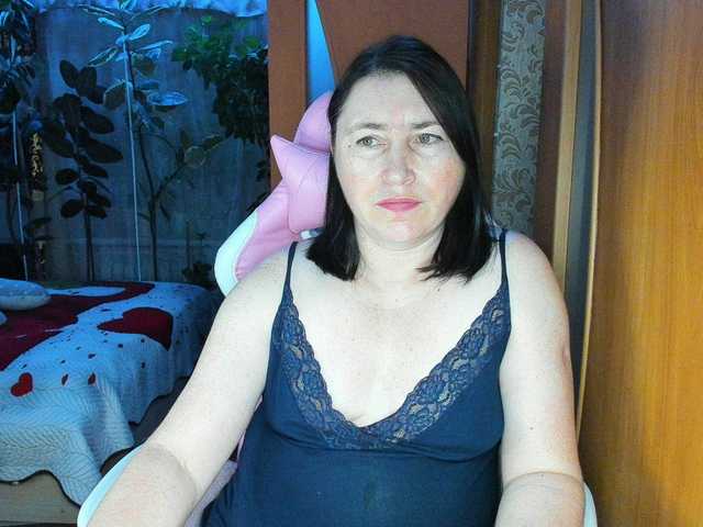 Lola18111 live cam on BongaCams