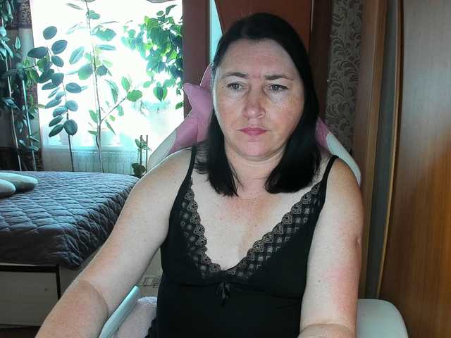 Lola18111 live cam on BongaCams