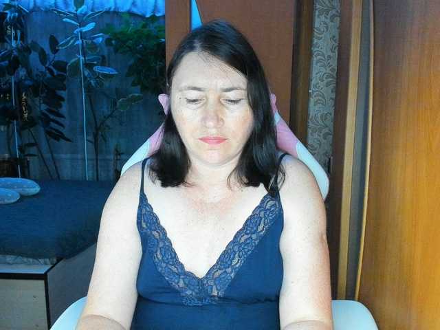 Lola18111 live cam on BongaCams