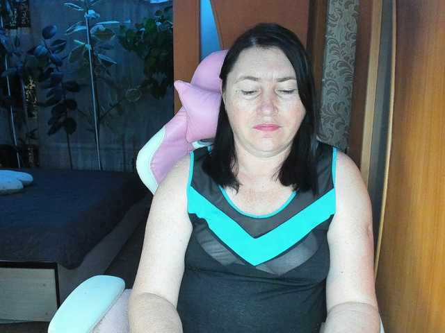 Lola18111 live cam on BongaCams
