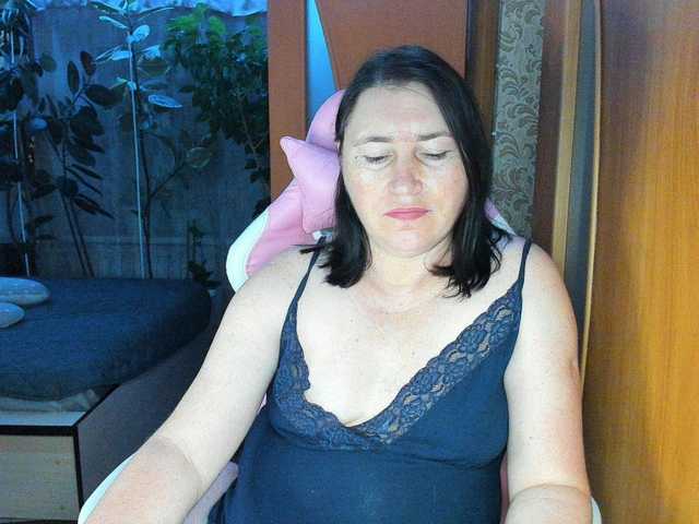 Lola18111 live cam on BongaCams
