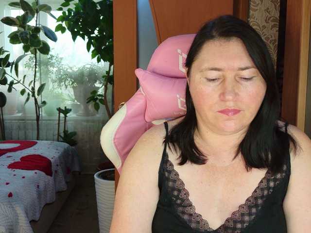 Lola18111 live cam on BongaCams