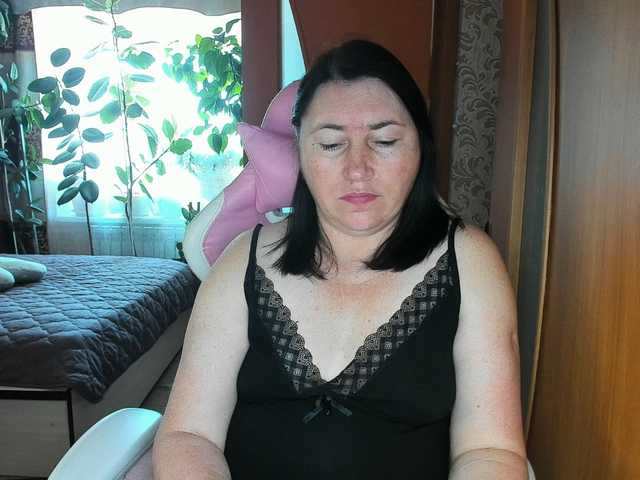 Lola18111 live cam on BongaCams