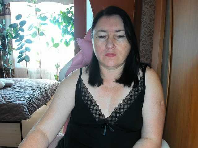 Lola18111 live cam on BongaCams