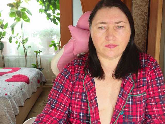 Lola18111 live cam on BongaCams