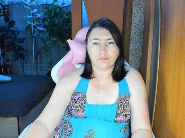 Lola18111 live cam on BongaCams