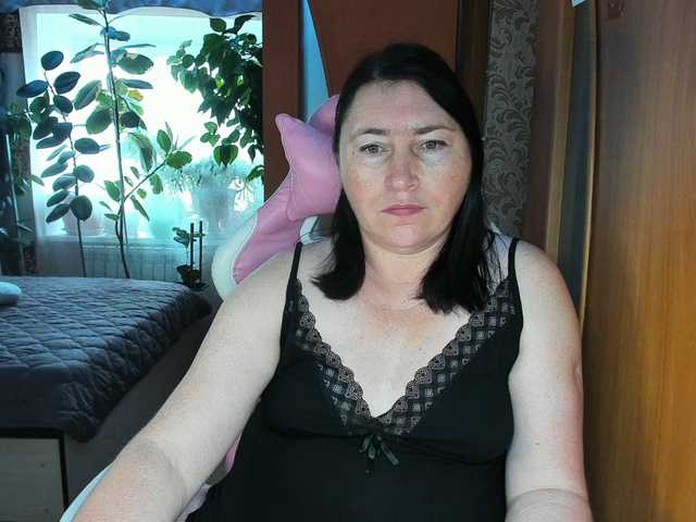Lola18111 live cam on BongaCams