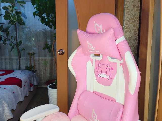 Lola18111 live cam on BongaCams