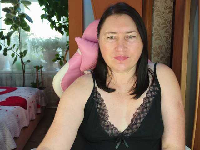 Lola18111, en directo ahora en BongaCams