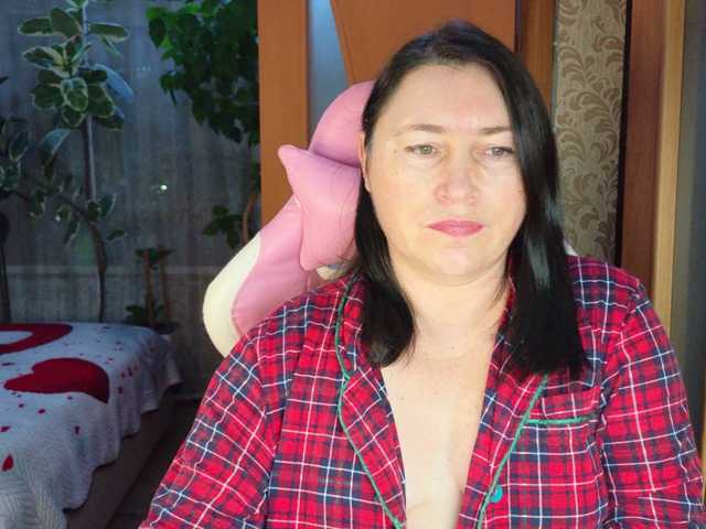 Lola18111 live cam on BongaCams