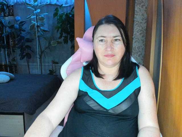 Lola18111 live cam on BongaCams