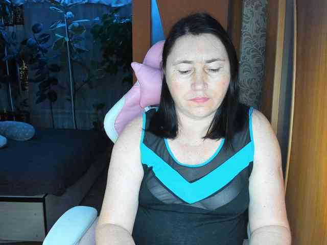 Lola18111 Live Webcam on BongaCams