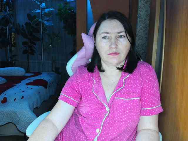 Lola18111 Live Webcam on BongaCams