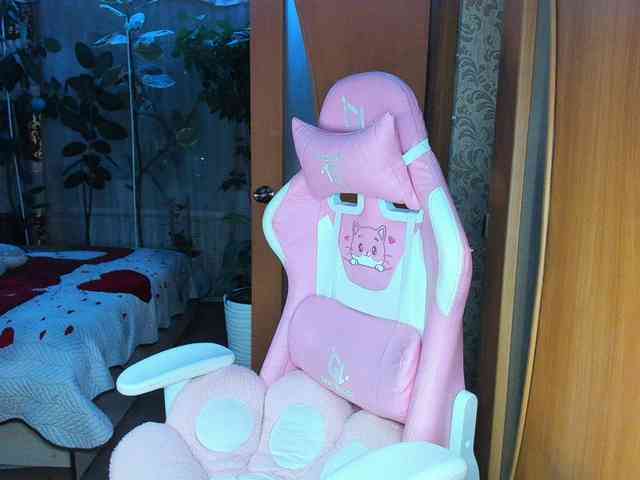 Tatka18111 webcam