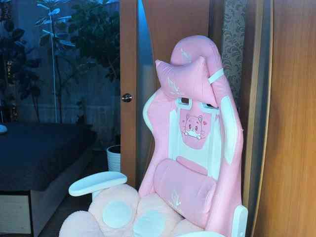 Tatka18111 webcam