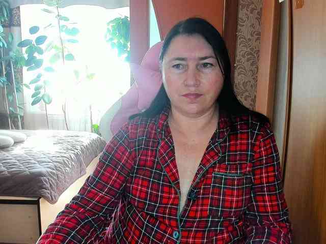 Lola18111 live female cam on bongacams