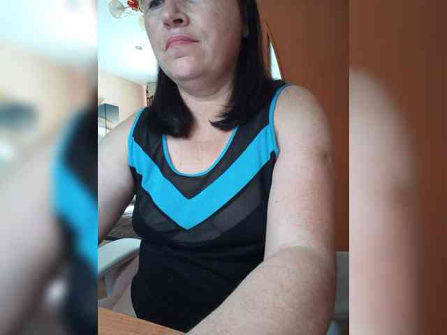 Lola18111 live female cam on bongacams