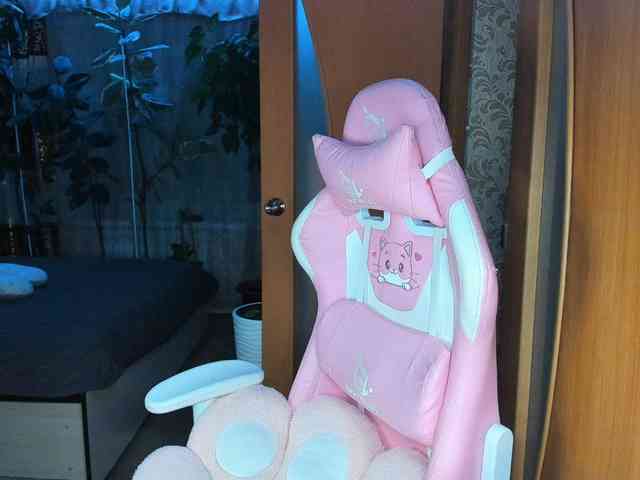 Tatka18111 webcam