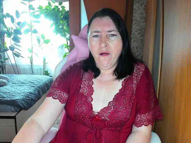 Tatka18111 webcam