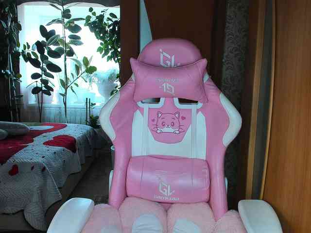 Tatka18111 webcam