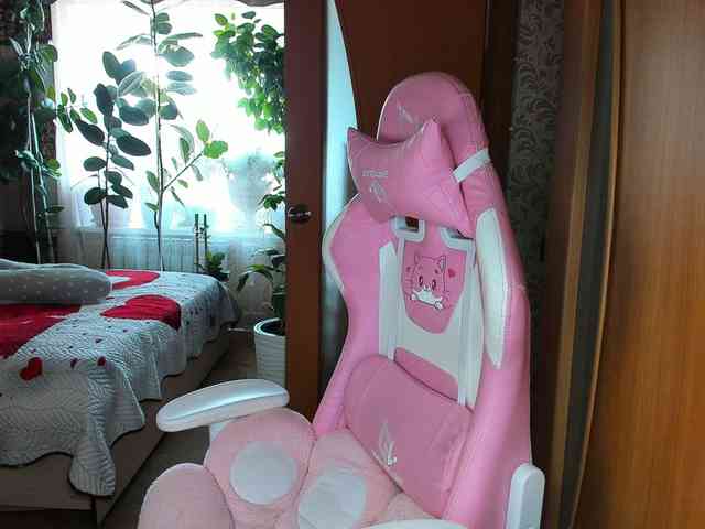 Tatka18111 webcam
