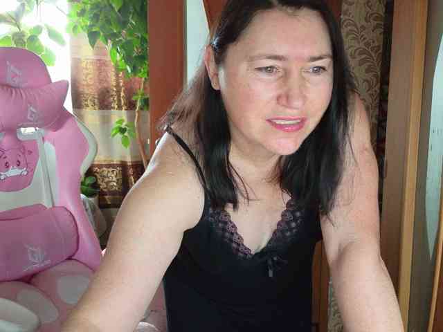 Lola18111 live female cam on bongacams