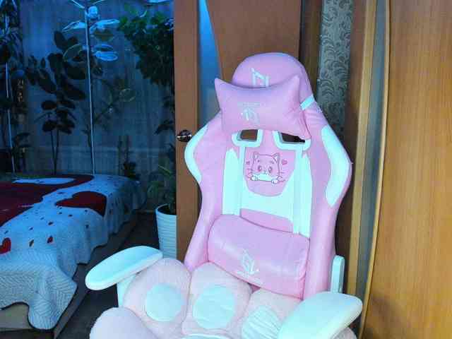 Tatka18111 webcam