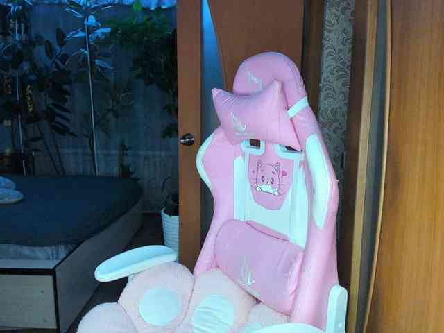 Tatka18111 webcam