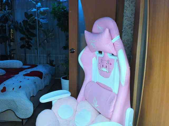 Tatka18111 webcam