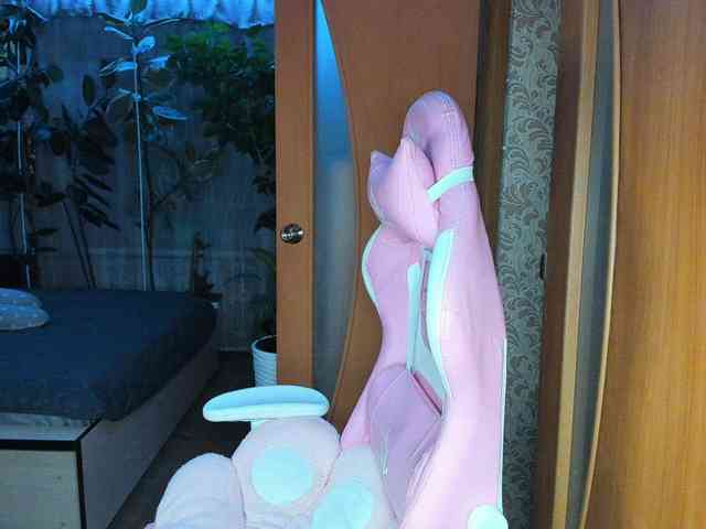Tatka18111 webcam