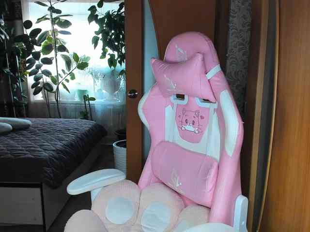 Tatka18111 webcam